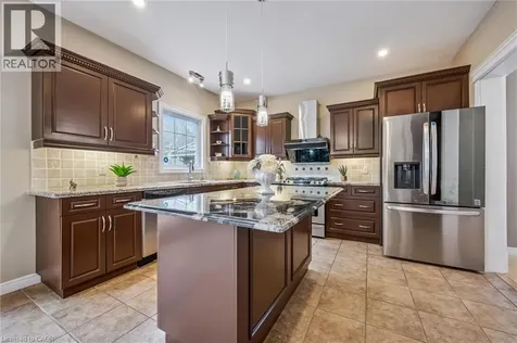 872 Creekside Drive Waterloo ON N2V 2S7