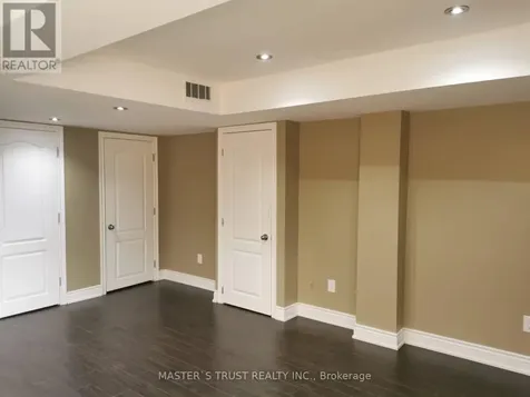 16 Lady Gwillim Avenue East Gwillimbury ON L9N 0A5