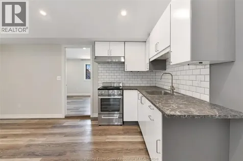 1069 Marentette Avenue Windsor ON N9A 2A4