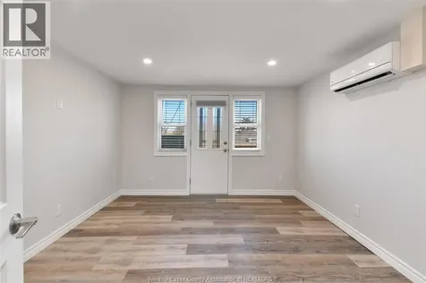 1069 Marentette Avenue Windsor ON N9A 2A4