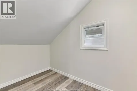 1069 Marentette Avenue Windsor ON N9A 2A4