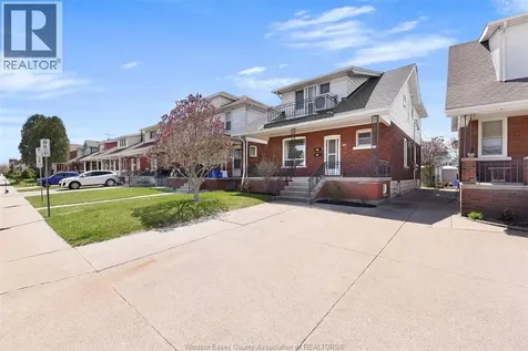 1069 Marentette Avenue Windsor ON N9A 2A4