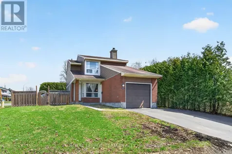 1631 Saxony Crescent Ottawa ON K1B 5K8