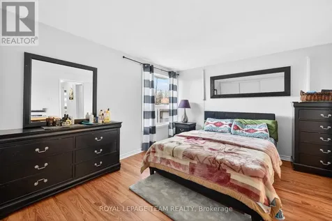 1631 Saxony Crescent Ottawa ON K1B 5K8
