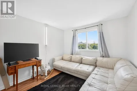 1631 Saxony Crescent Ottawa ON K1B 5K8
