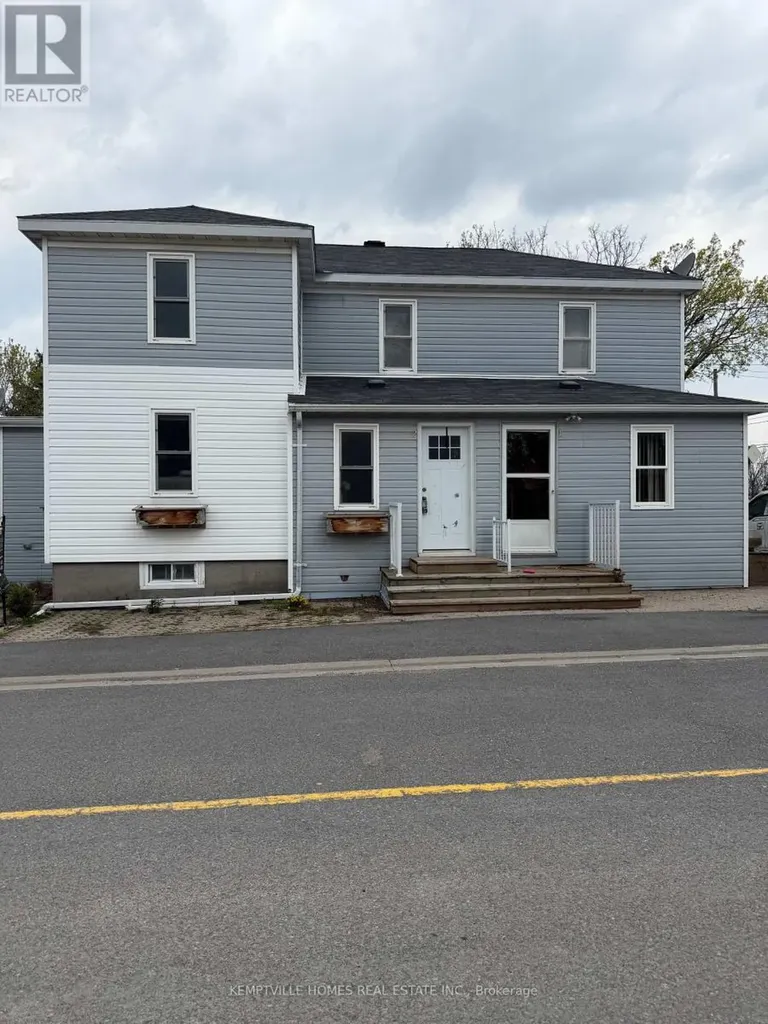 803 St Lawrence Street Prescott ON K0E 1T0