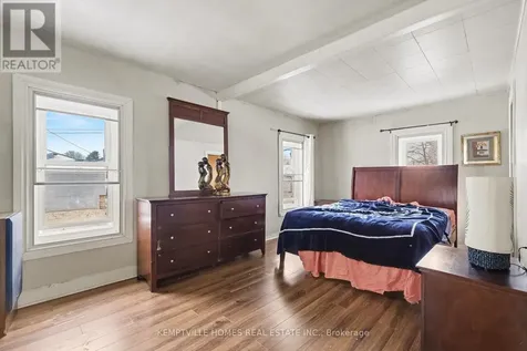 803 St Lawrence Street Prescott ON K0E 1T0