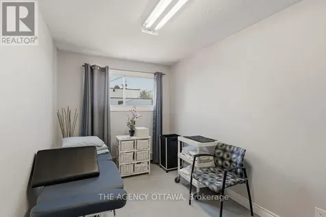 1310 Woodward Avenue Ottawa ON K1Z 7V8
