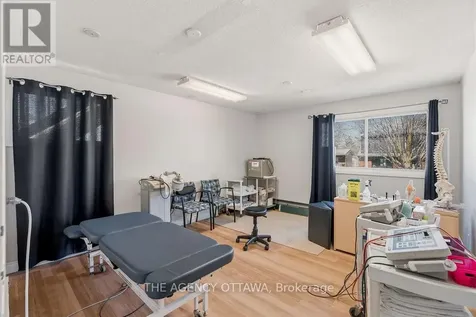1310 Woodward Avenue Ottawa ON K1Z 7V8