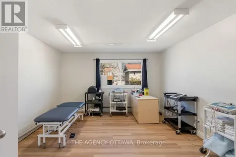 1310 Woodward Avenue Ottawa ON K1Z 7V8