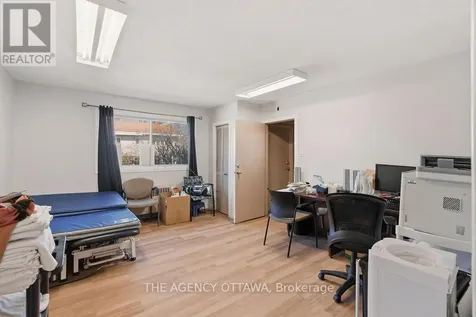1310 Woodward Avenue Ottawa ON K1Z 7V8