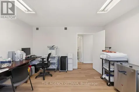 1310 Woodward Avenue Ottawa ON K1Z 7V8