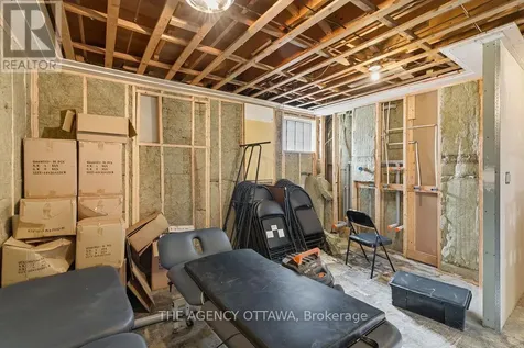 1310 Woodward Avenue Ottawa ON K1Z 7V8