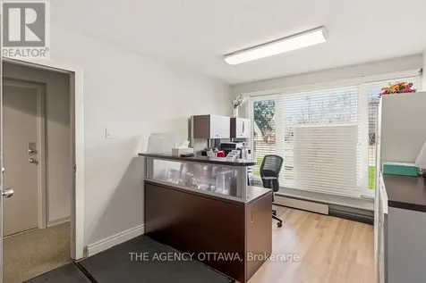 1310 Woodward Avenue Ottawa ON K1Z 7V8