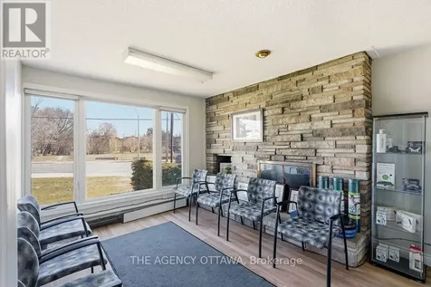 1310 Woodward Avenue Ottawa ON K1Z 7V8