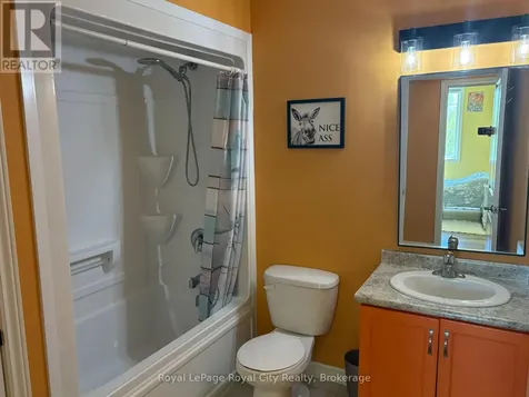 1077 Gordon Street Guelph (kortright West) ON N1Y 0E3