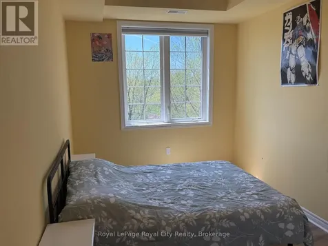 1077 Gordon Street Guelph (kortright West) ON N1Y 0E3
