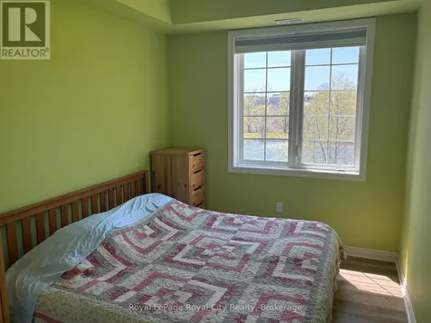 1077 Gordon Street Guelph (kortright West) ON N1Y 0E3