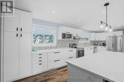 1427 Rosebella Avenue Ottawa ON K1T 1E5