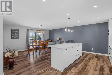 1427 Rosebella Avenue Ottawa ON K1T 1E5