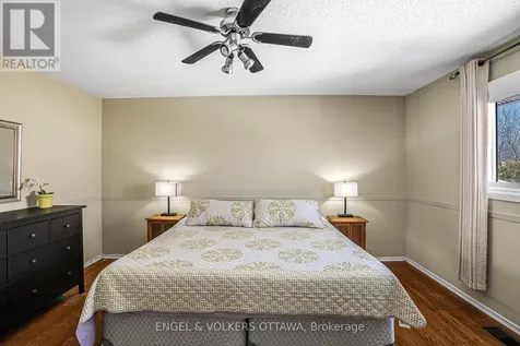 1427 Rosebella Avenue Ottawa ON K1T 1E5