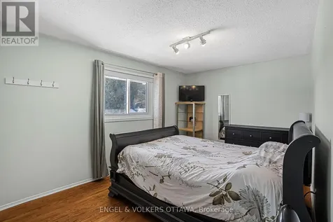 1427 Rosebella Avenue Ottawa ON K1T 1E5
