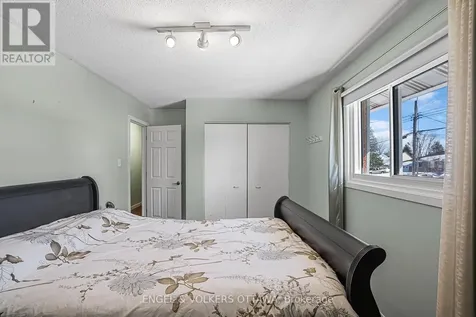 1427 Rosebella Avenue Ottawa ON K1T 1E5