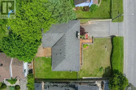 1427 Rosebella Avenue Ottawa ON K1T 1E5