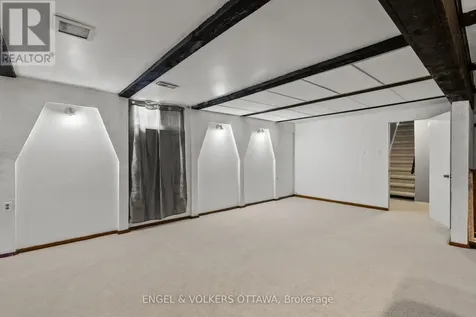 1427 Rosebella Avenue Ottawa ON K1T 1E5