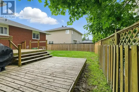 1427 Rosebella Avenue Ottawa ON K1T 1E5