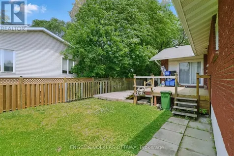 1427 Rosebella Avenue Ottawa ON K1T 1E5