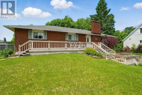 1427 Rosebella Avenue Ottawa ON K1T 1E5