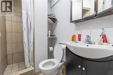 113 Brant Avenue Brantford ON N3T 3H4