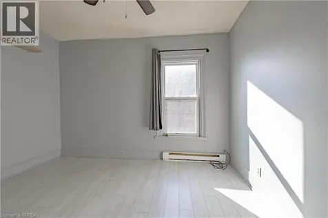 113 Brant Avenue Brantford ON N3T 3H4