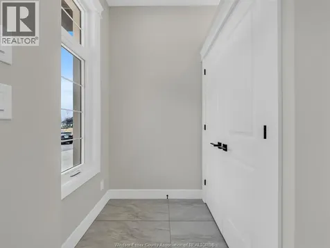236 Manor's Grove Lakeshore ON N8N 0E8