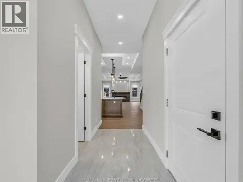 236 Manor's Grove Lakeshore ON N8N 0E8