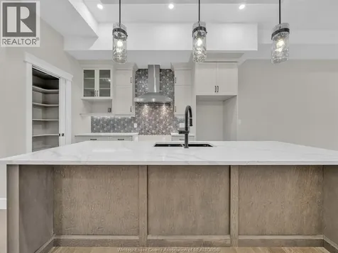 236 Manor's Grove Lakeshore ON N8N 0E8