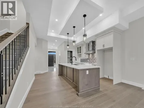 236 Manor's Grove Lakeshore ON N8N 0E8