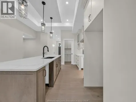 236 Manor's Grove Lakeshore ON N8N 0E8