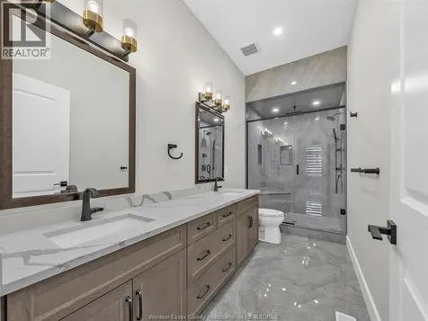 236 Manor's Grove Lakeshore ON N8N 0E8