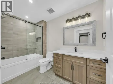 236 Manor's Grove Lakeshore ON N8N 0E8