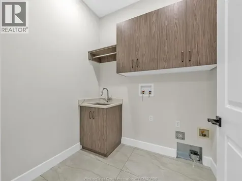 236 Manor's Grove Lakeshore ON N8N 0E8