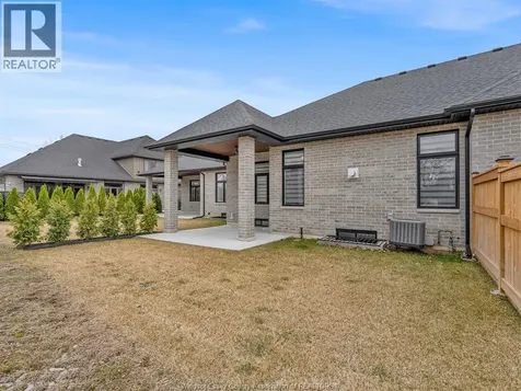 236 Manor's Grove Lakeshore ON N8N 0E8