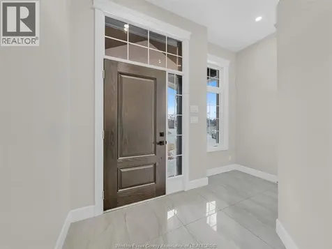 236 Manor's Grove Lakeshore ON N8N 0E8