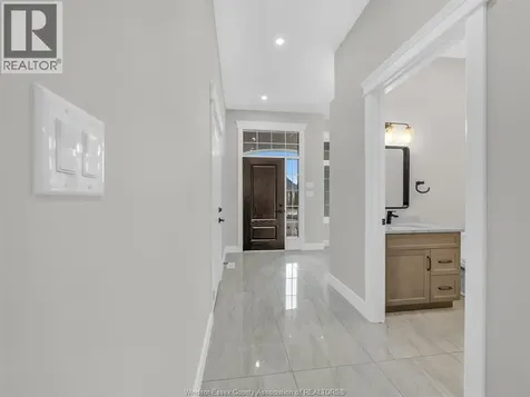 236 Manor's Grove Lakeshore ON N8N 0E8
