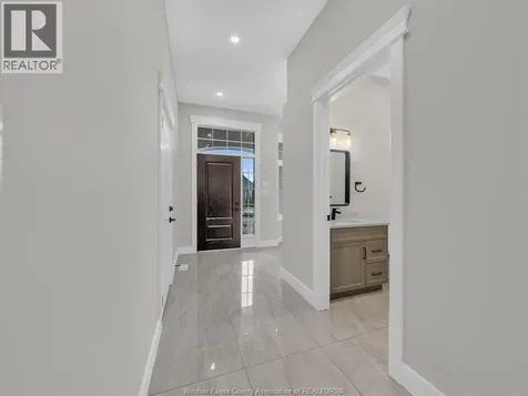 236 Manor's Grove Lakeshore ON N8N 0E8