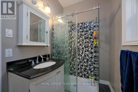 422 Donald B Munro Drive Ottawa ON K0A 1L0