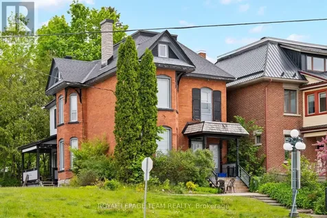 422 Donald B Munro Drive Ottawa ON K0A 1L0
