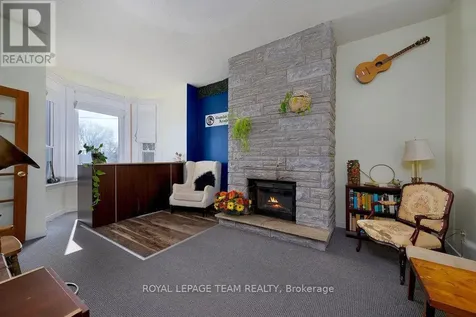 422 Donald B Munro Drive Ottawa ON K0A 1L0