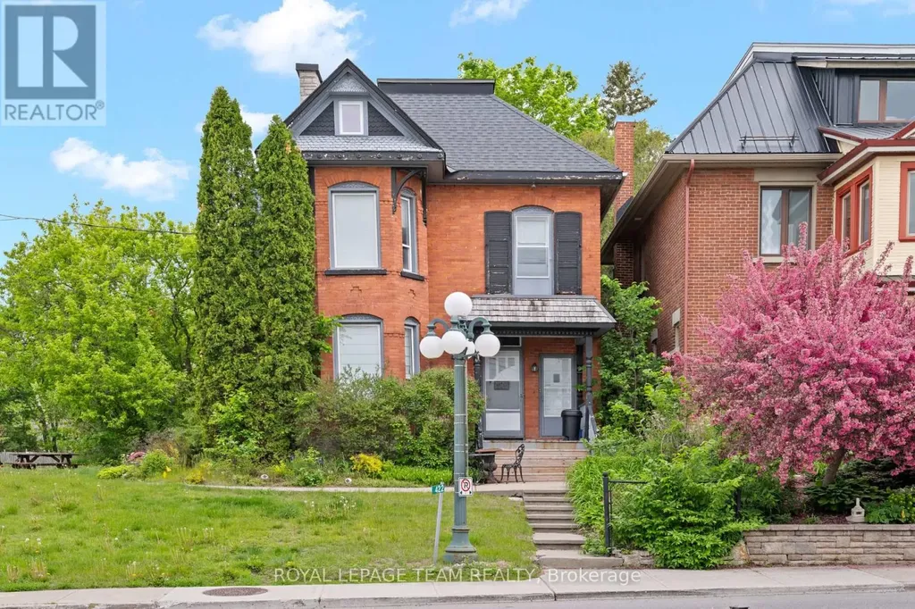 422 Donald B Munro Drive Ottawa ON K0A 1L0
